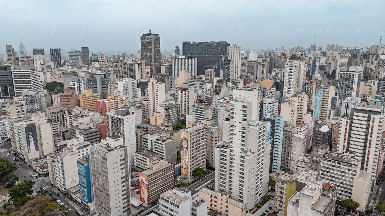 São Paulo, Brasil: A paisagem urbana impressionante da metrópole vibrante