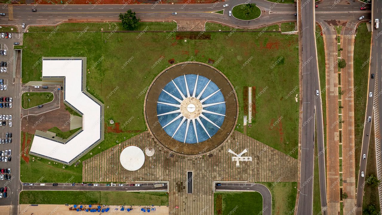Brasília: Vista Aérea do Design Contemporâneo na Capital Brasileira