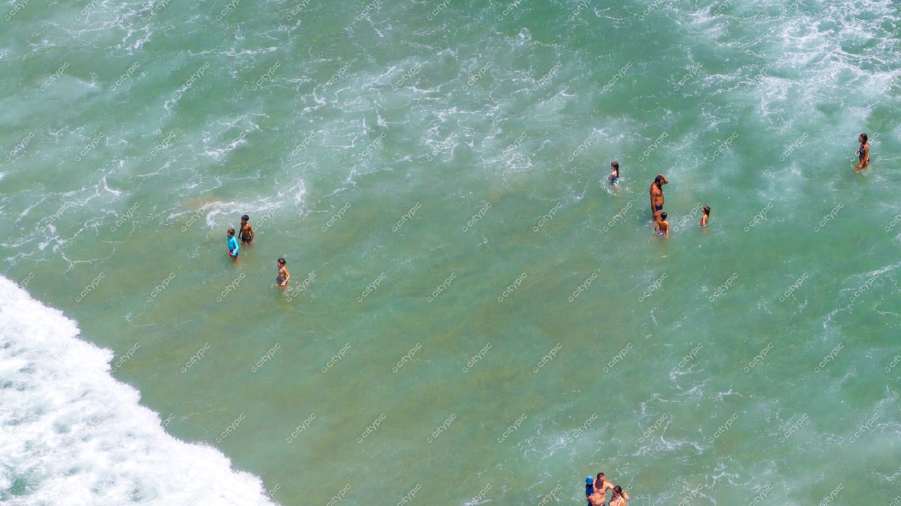 Barra do Sahy, São Sebastião: Um dia de verão na praia paradisíaca de São Paulo