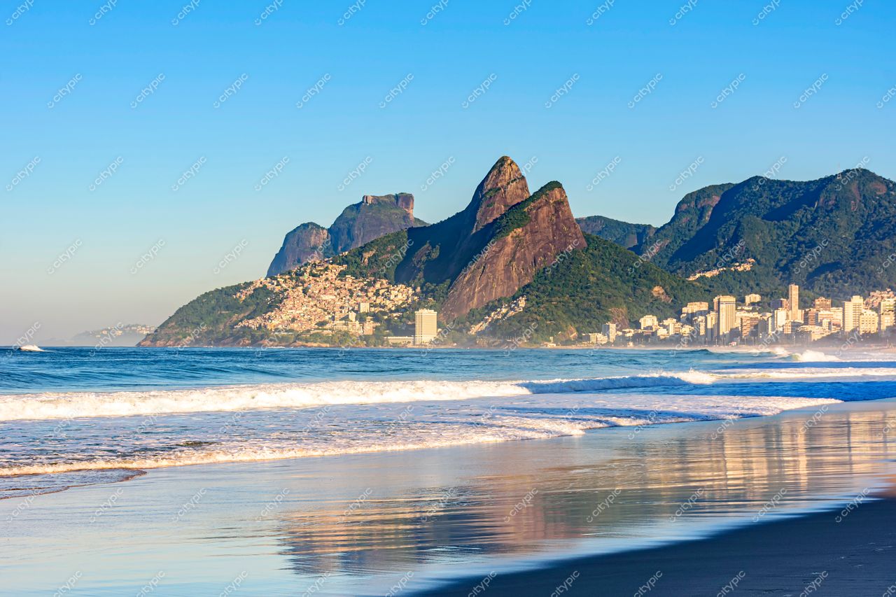 Ipanema, Rio de Janeiro: Beleza natural em um dia ensolarado