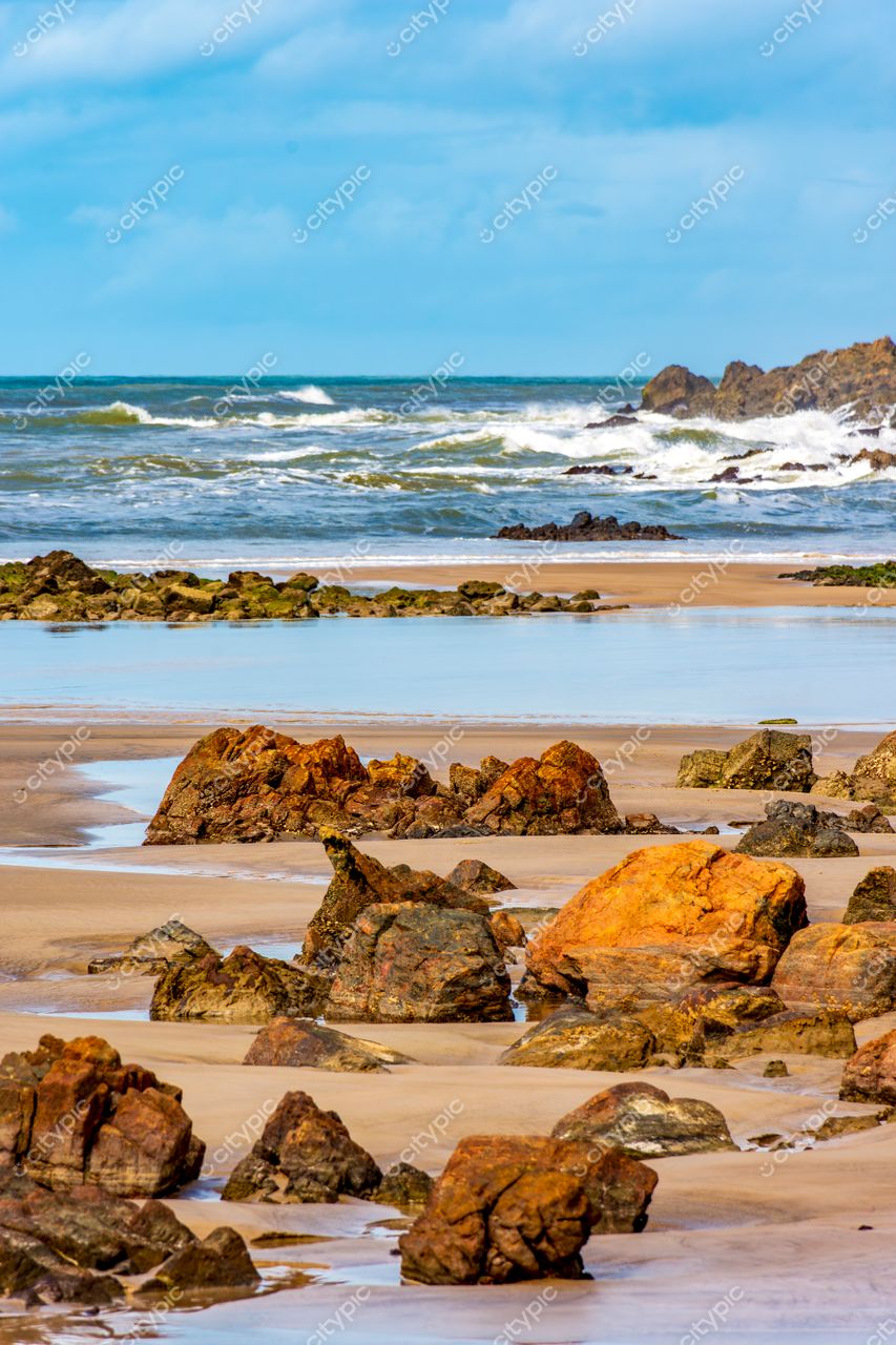 Uruçuca, Bahia: Paisagem Costeira Serena e Inspiradora