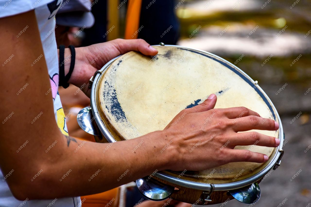 Tambor em Locais Diversos: Música e Cultura em Belo Horizonte, Minas Gerais