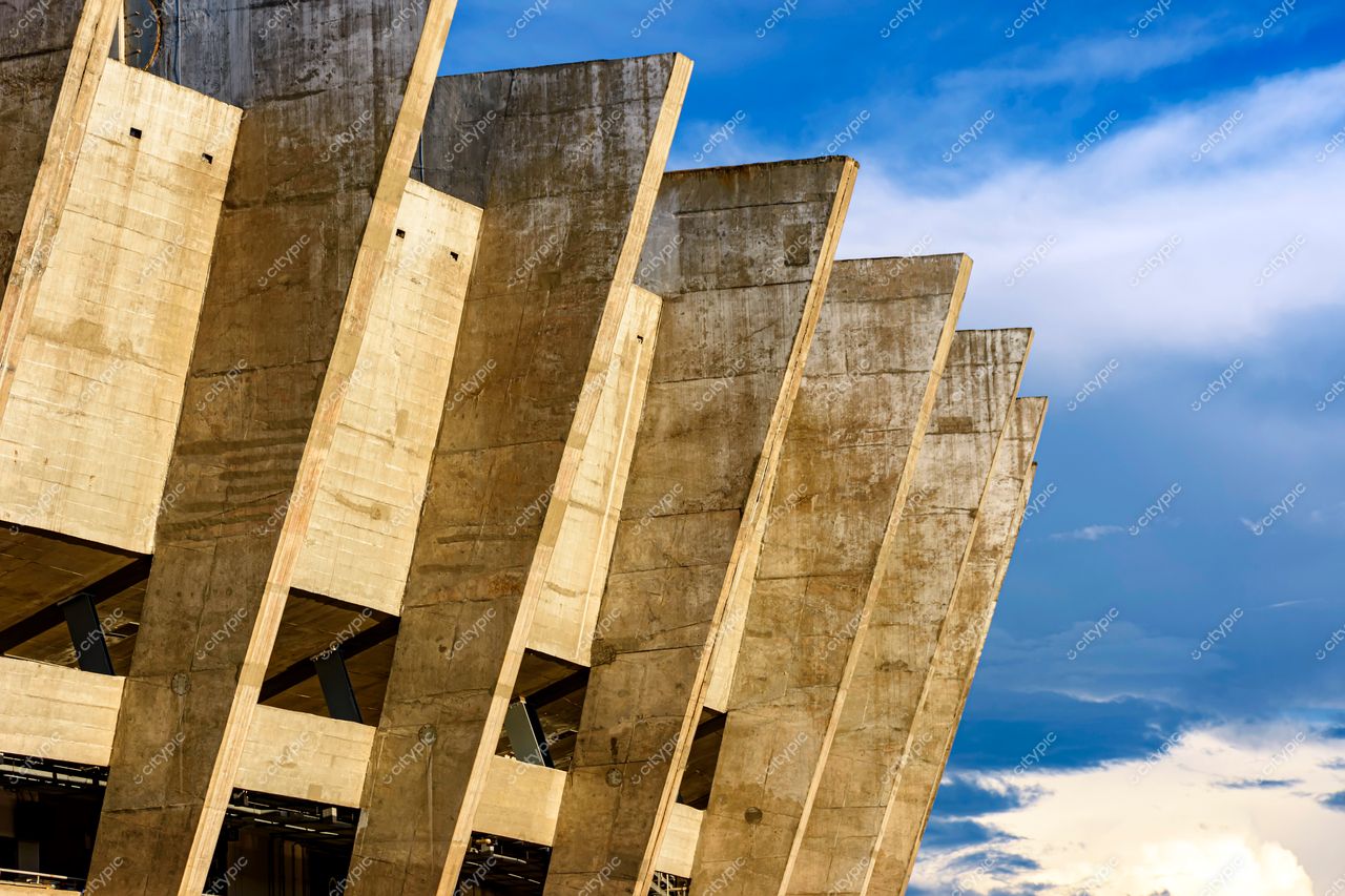 Belo Horizonte, Minas Gerais, Brasil: Estrutura Arquitetônica Imponente em Meio à Modernidade Urbanística