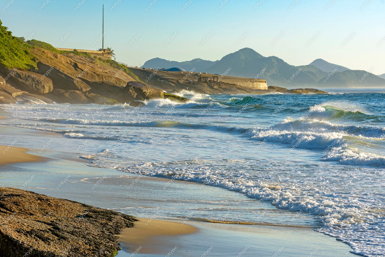 Ipanema, Rio de Janeiro: A beleza serena da praia ao amanhecer