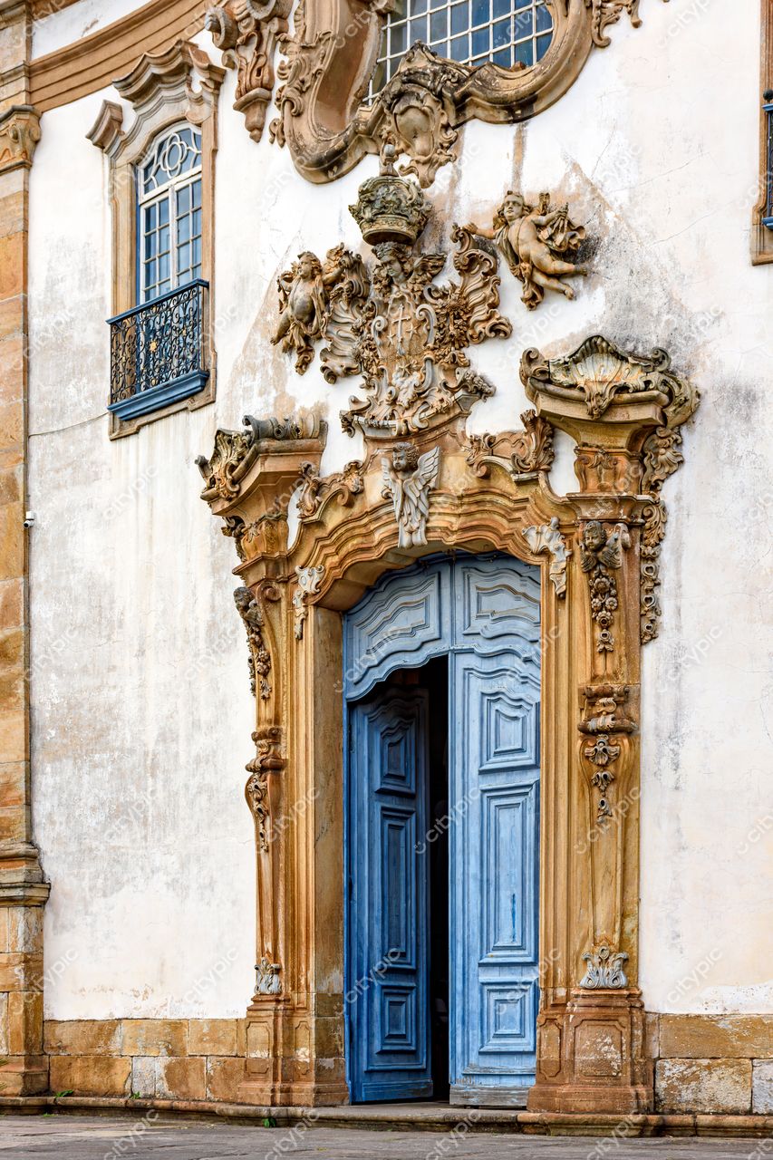 Ouro Preto, Minas Gerais: Detalhes Barrocos da Fachada Histórica