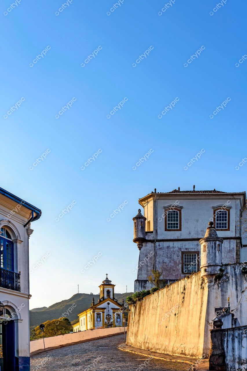Ouro Preto, Minas Gerais: Vista deslumbrante da cidade histórica ao entardecer