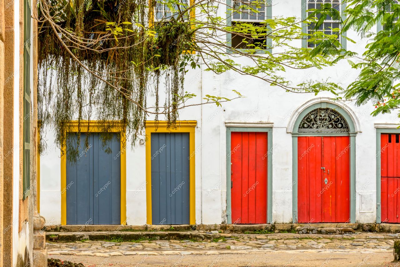 Paraty, Rio de Janeiro: Portas Coloridas e Charme Histórico