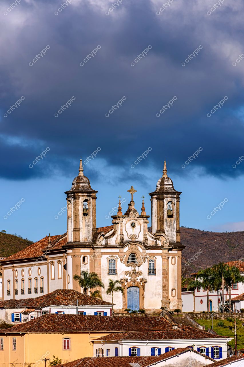 Ouro Preto, Minas Gerais: Igreja de São Francisco de Assis em meio à atmosfera única da cidade histórica