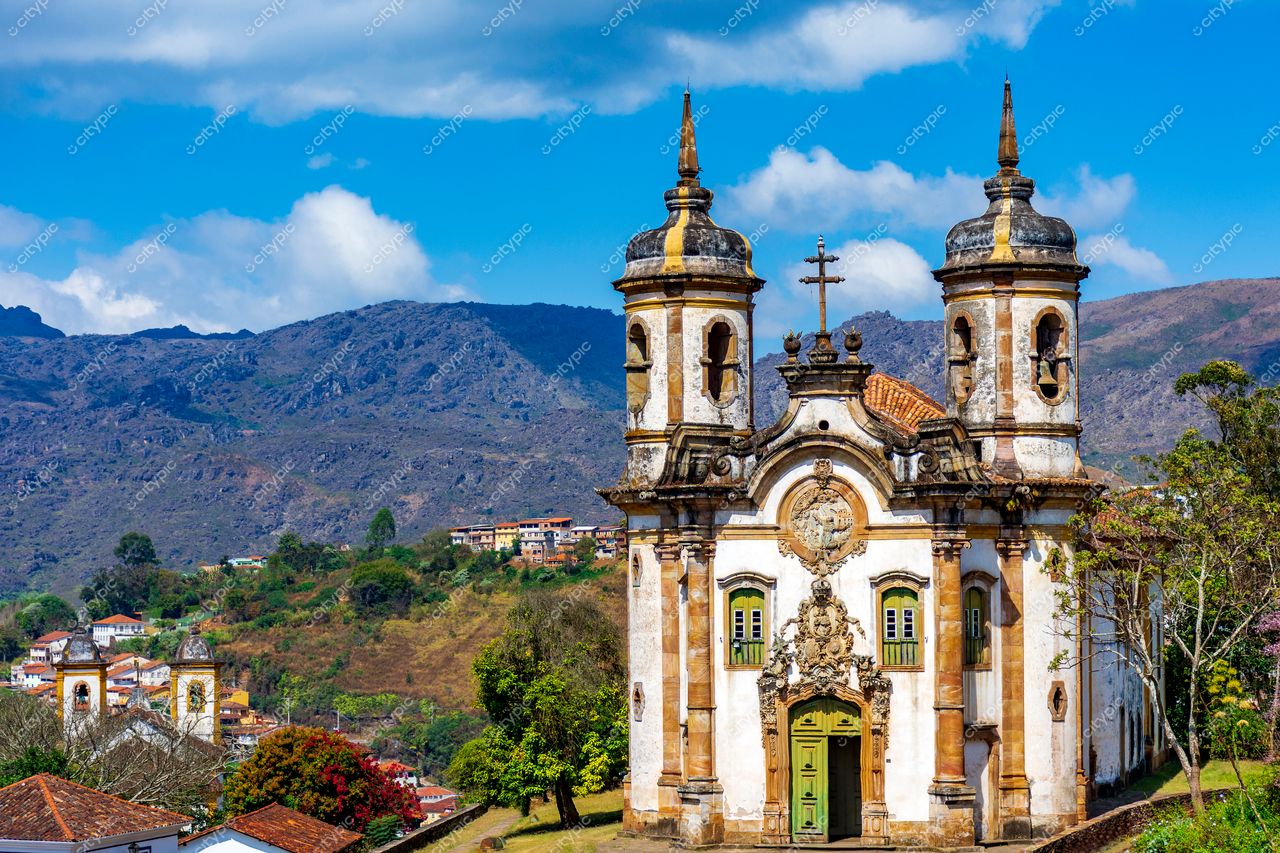Ouro Preto, Minas Gerais: Igreja barroca e paisagem colonial