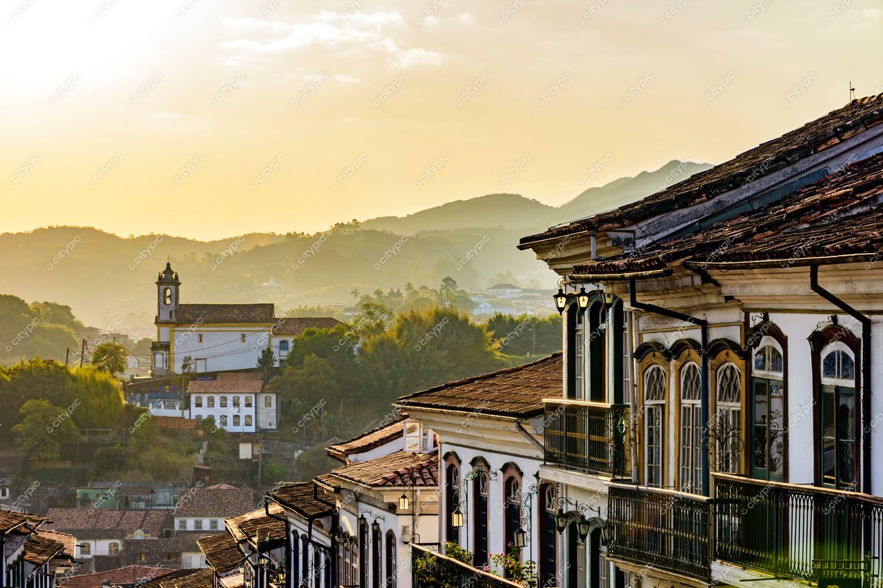 Ouro Preto ao Entardecer: Encanto e História em Minas Gerais, Brasil