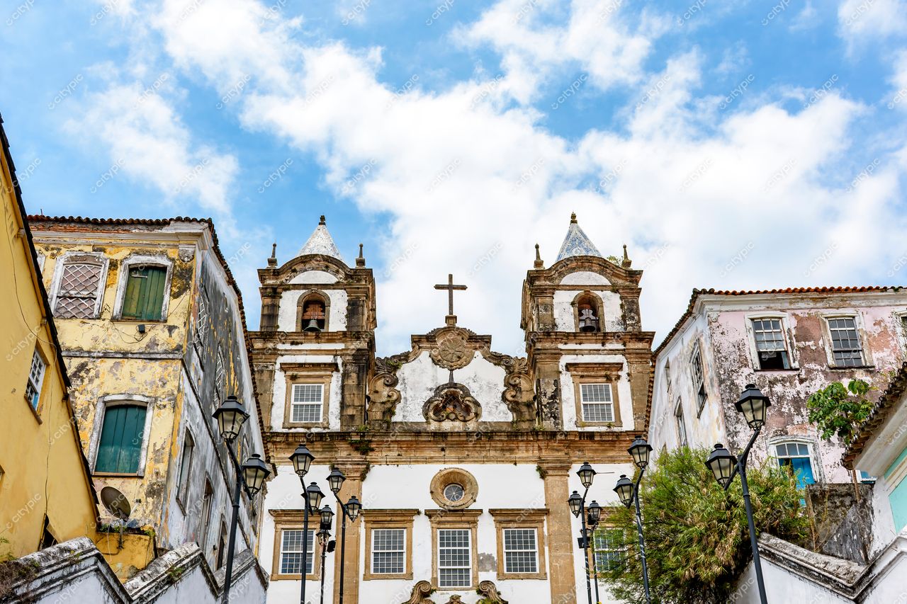 Igreja de São Domingos e casario colonial: o charme do Pelourinho em Salvador, Bahia
