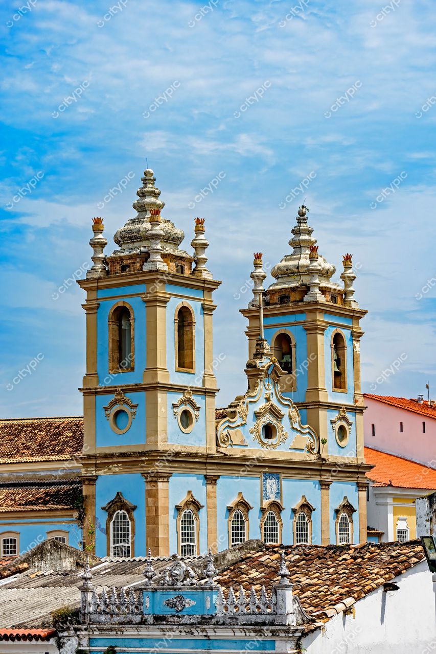Igreja Histórica do Pelourinho: Torre Azul e Dourada em Salvador, Bahia