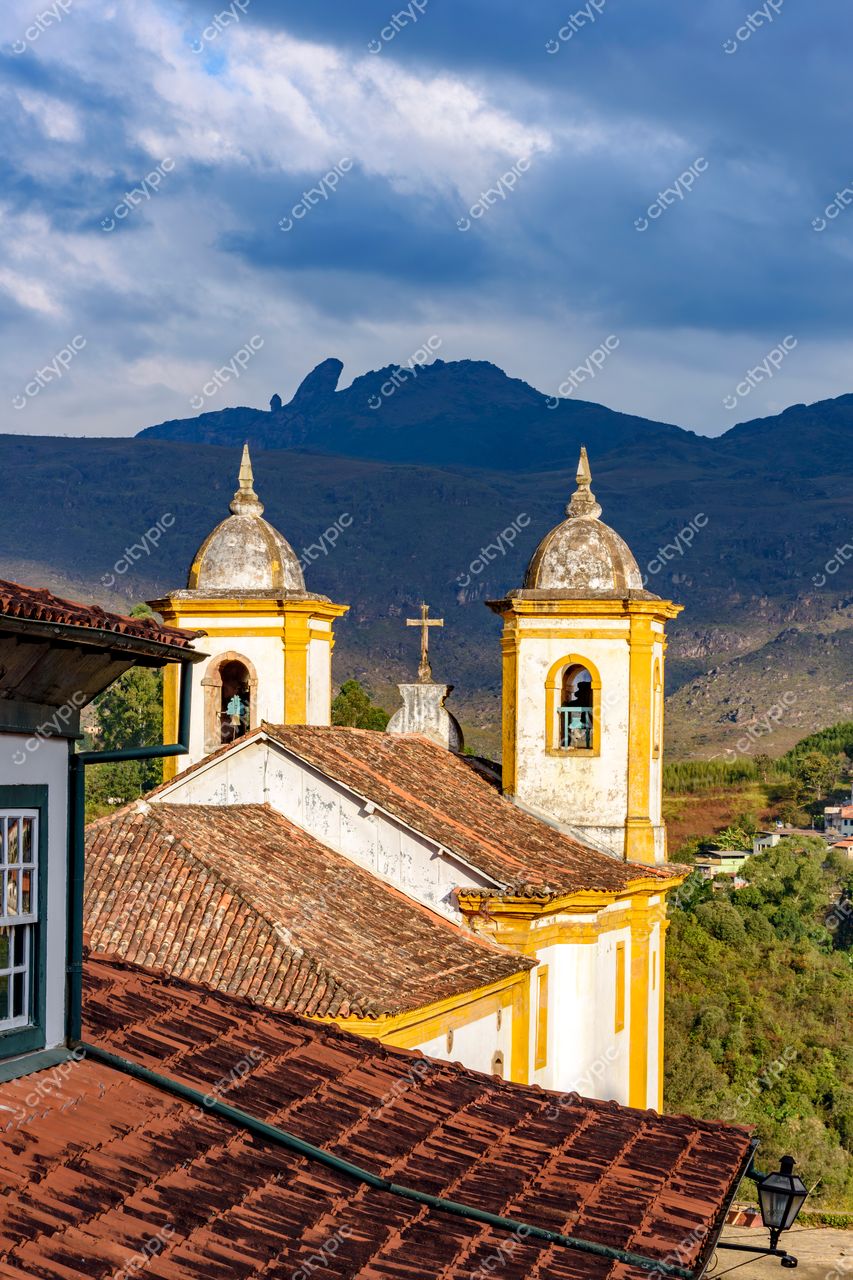 Ouro Preto, Minas Gerais: Torres e sinos de uma herança cultural