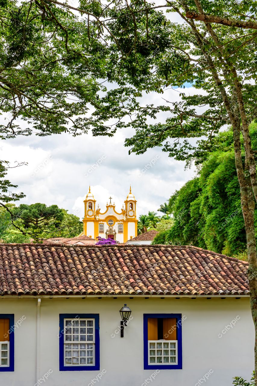 Tiradentes, Minas Gerais: Vista encantadora da arquitetura colonial e igreja histórica