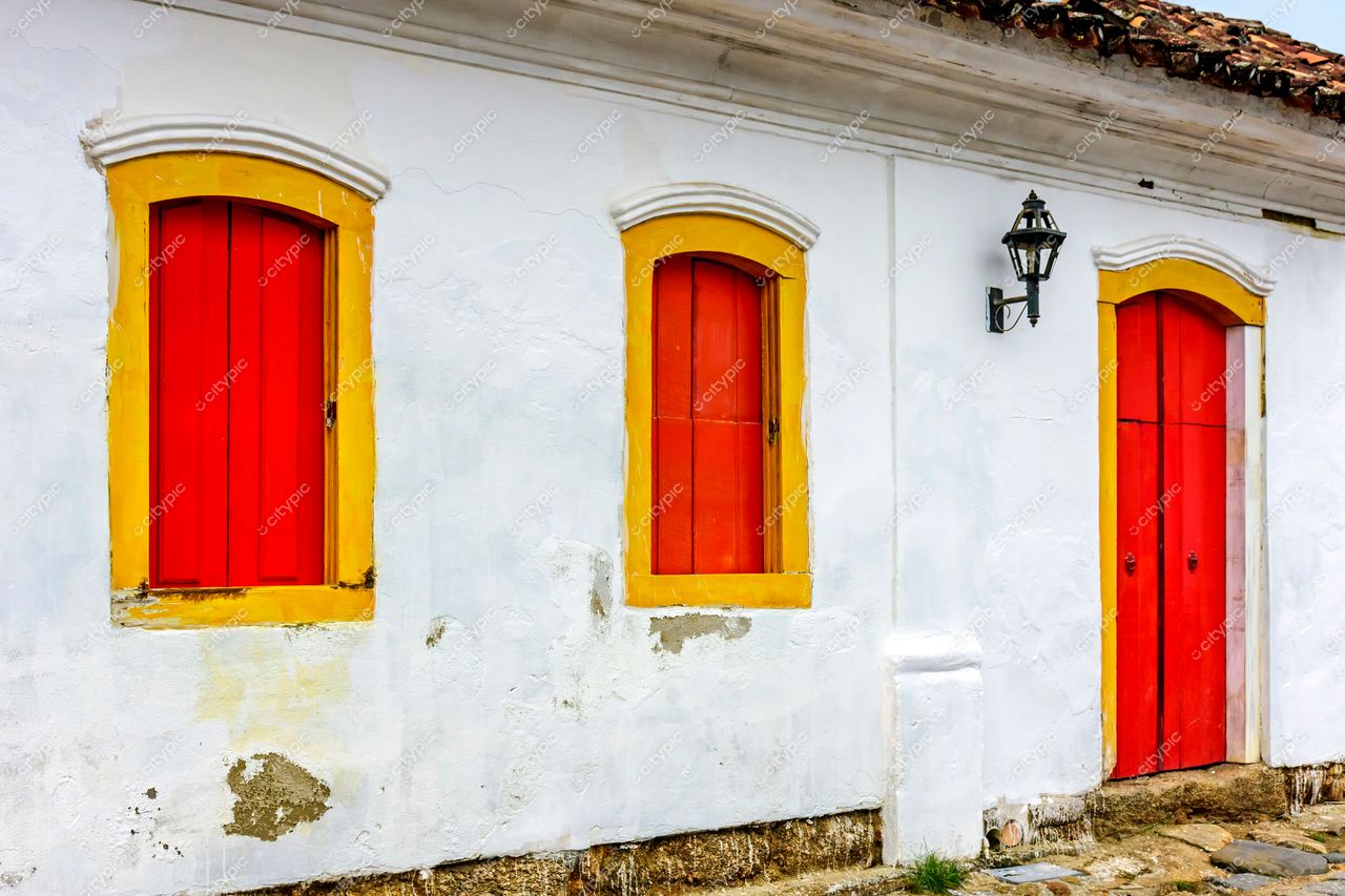 Paraty, Rio de Janeiro: Fachada histórica com charme colonial
