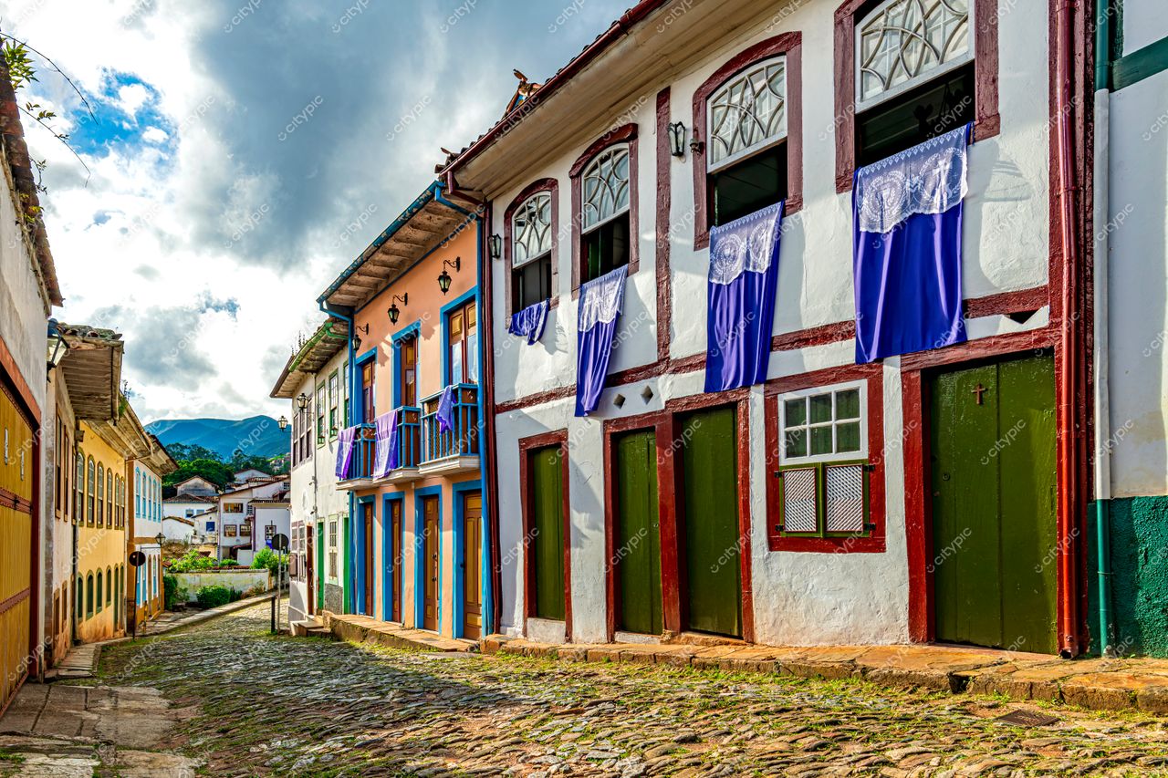 Ouro Preto, Minas Gerais: Fachadas Coloridas e Charme Histórico