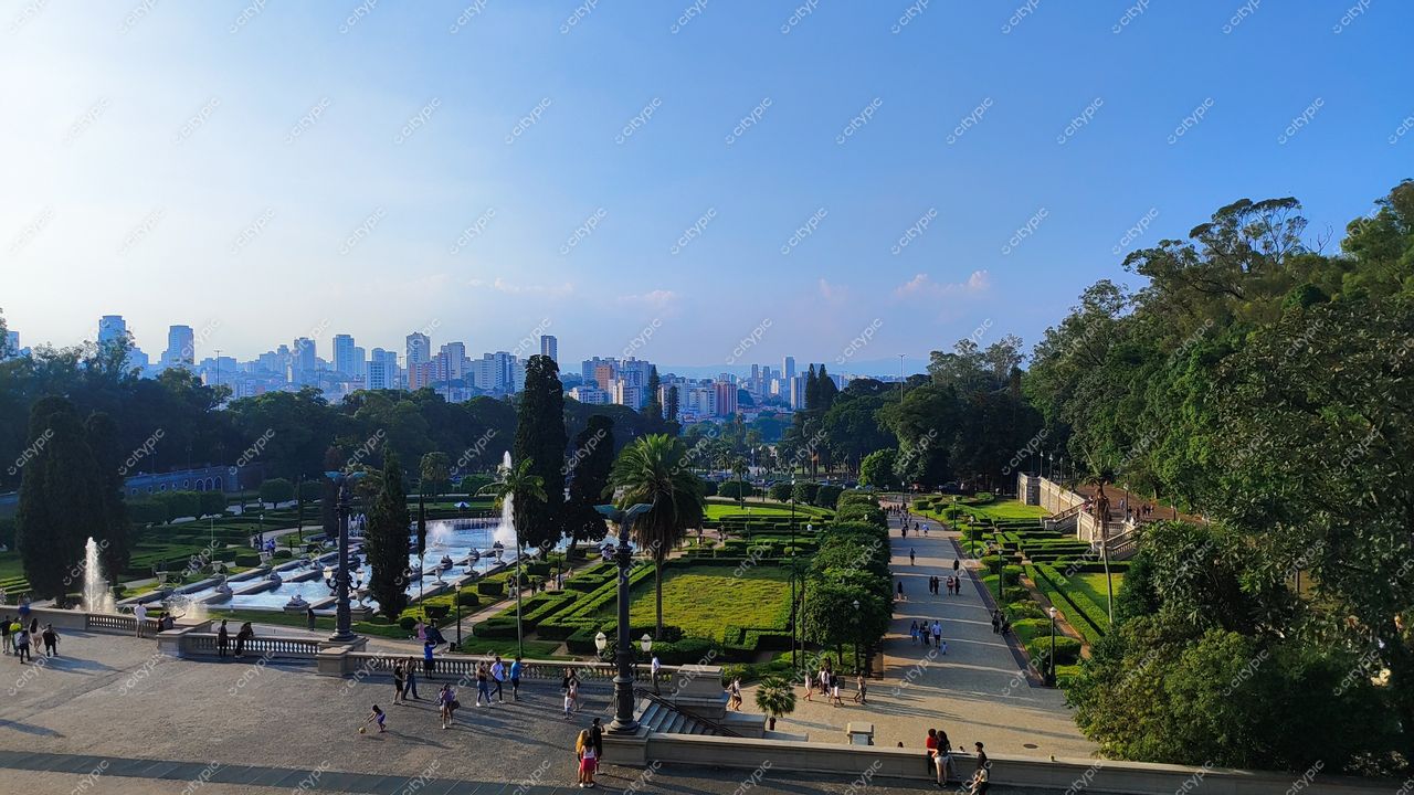São Paulo, Brasil: O esplendor do Parque Ibirapuera em meio à selva de concreto