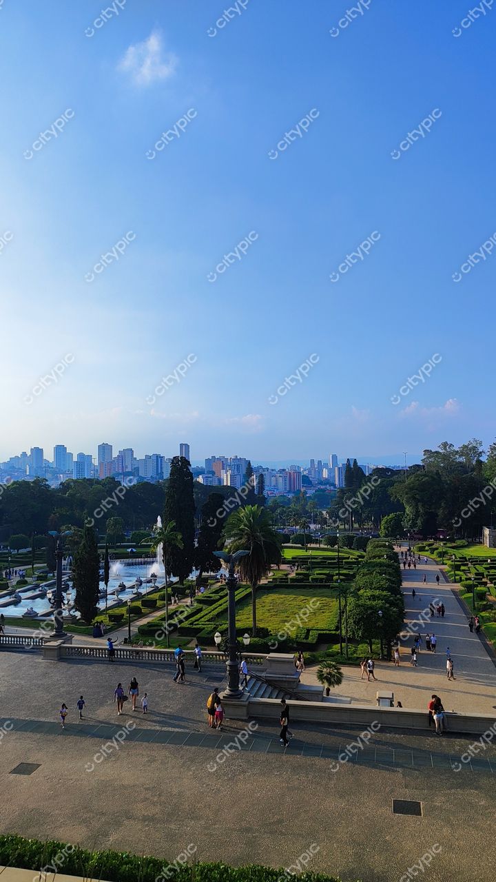 São Paulo: Panorama Sereno e Vibrante da Capital Paulista