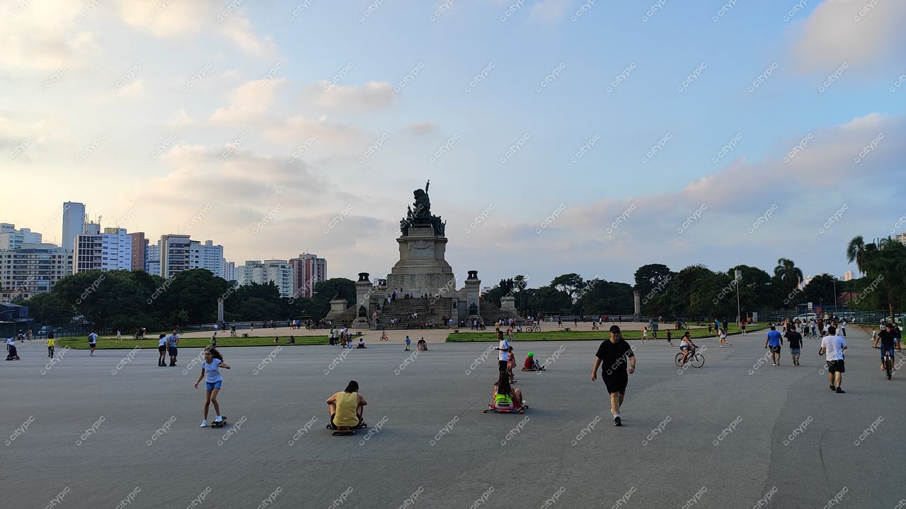 São Paulo, Brasil: Parque vibrante e animado no coração da cidade