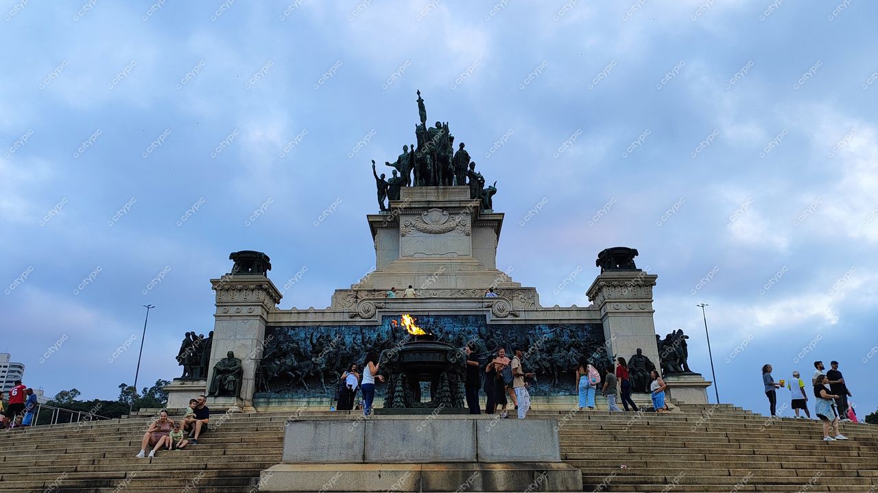São Paulo, Brasil: Monumento à Independência do Brasil em toda sua grandiosidade
