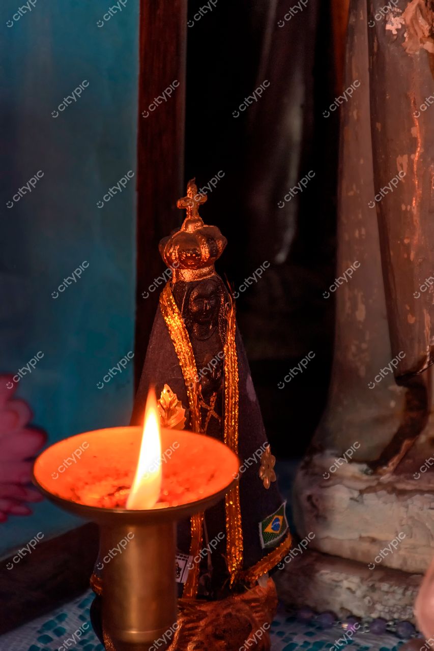 Devoção à Nossa Senhora Aparecida: a luz da fé brasileira