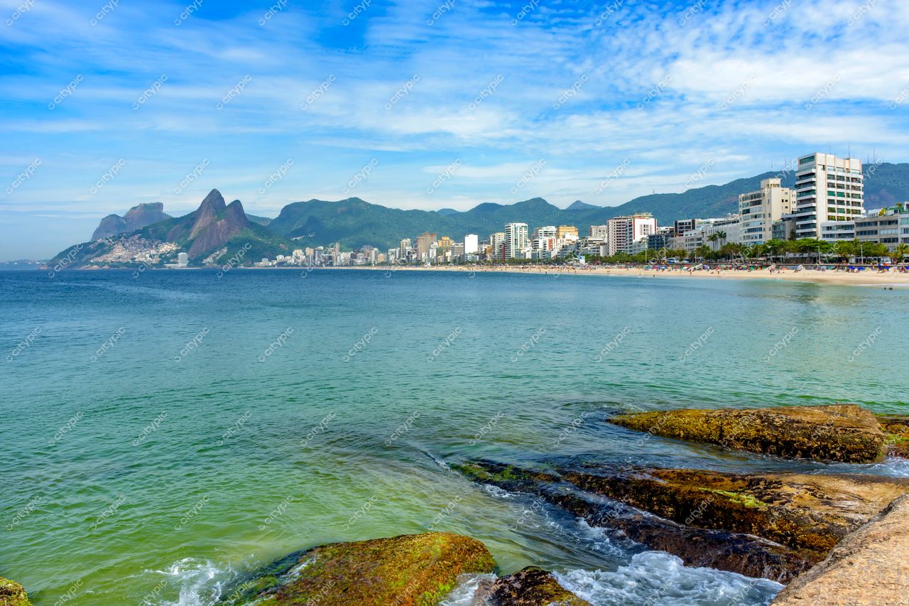 Ipanema, Rio de Janeiro: A deslumbrante costa carioca em tons de verde e azul
