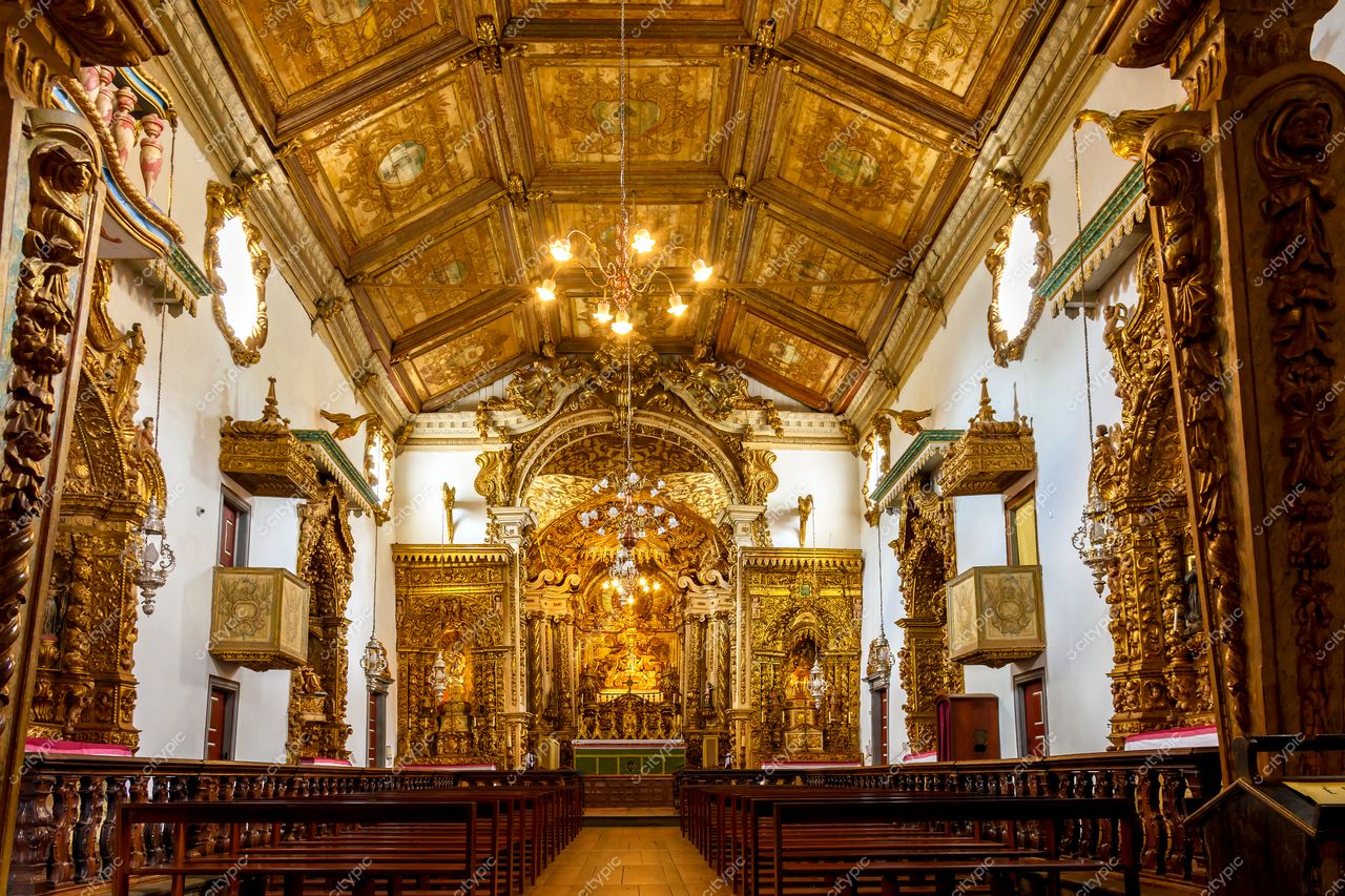 Tiradentes, Minas Gerais: Igreja Barroca – Um Tesouro Cultural e Religioso