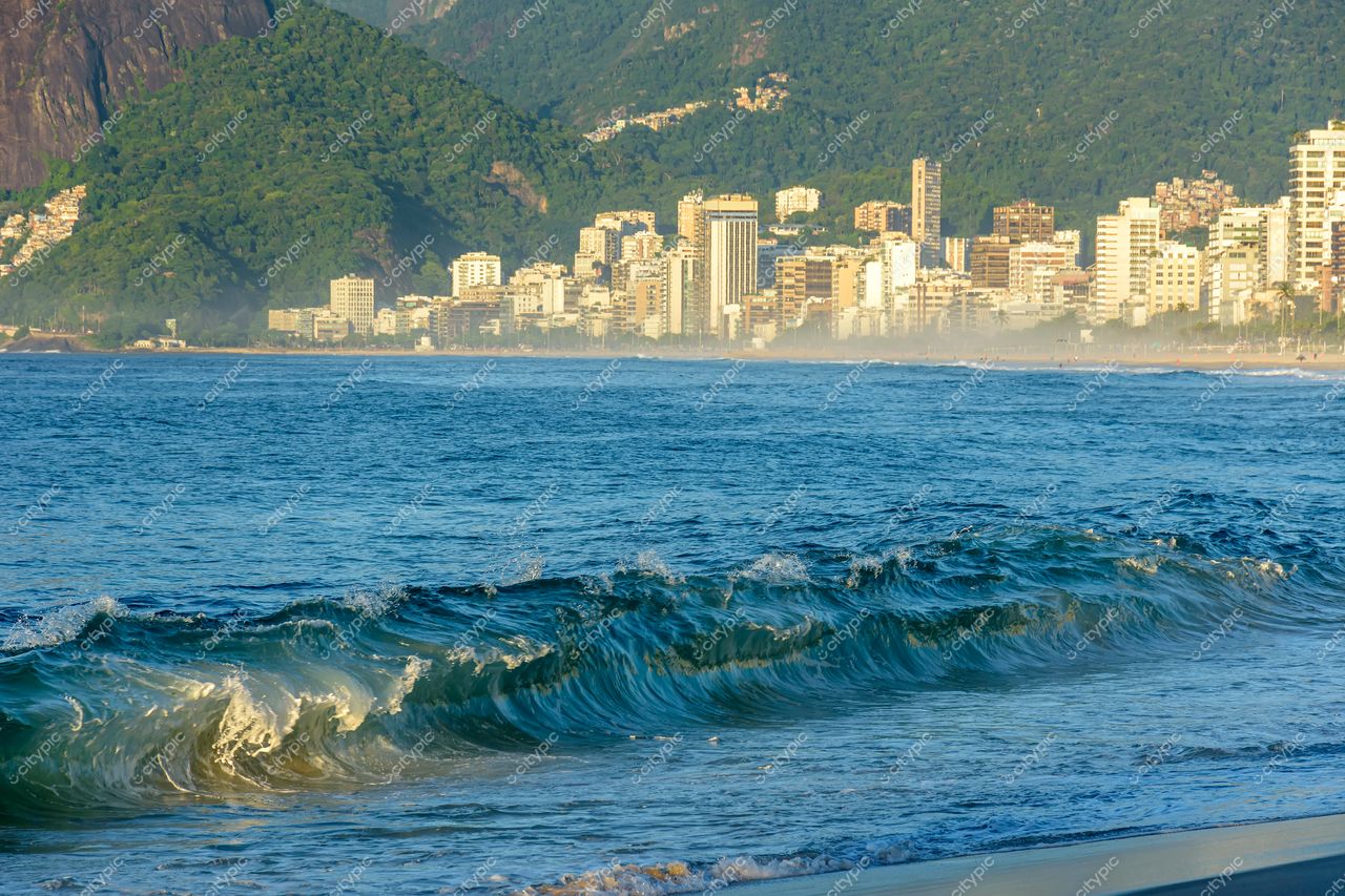 Ipanema, Rio de Janeiro: A beleza natural e arquitetônica da icônica praia carioca