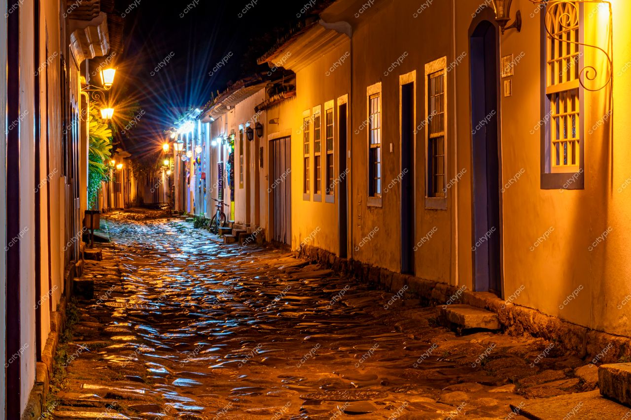Paraty, Rio de Janeiro: Noite encantadora na cidade histórica