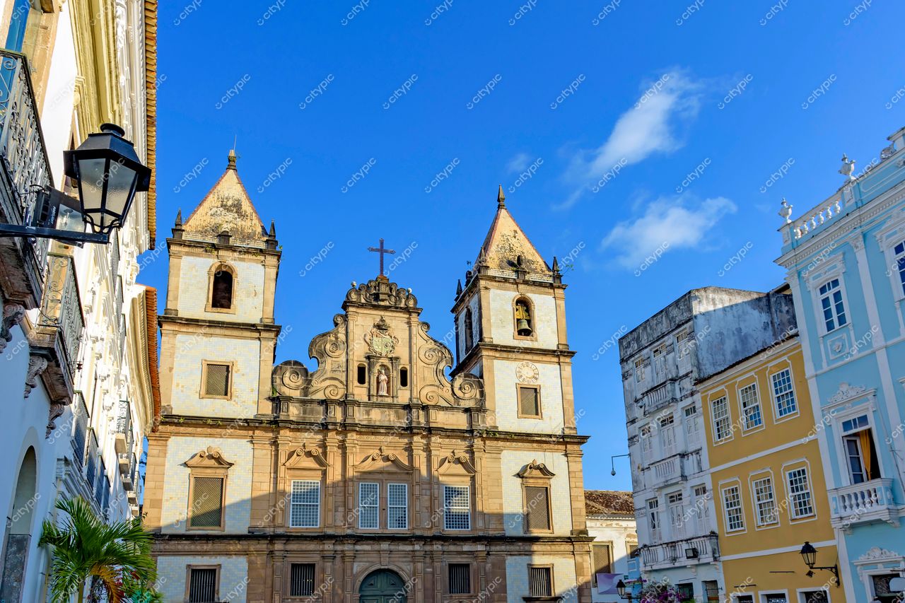Igreja de São Francisco: a imponência barroca no coração do Pelourinho, Salvador, Bahia