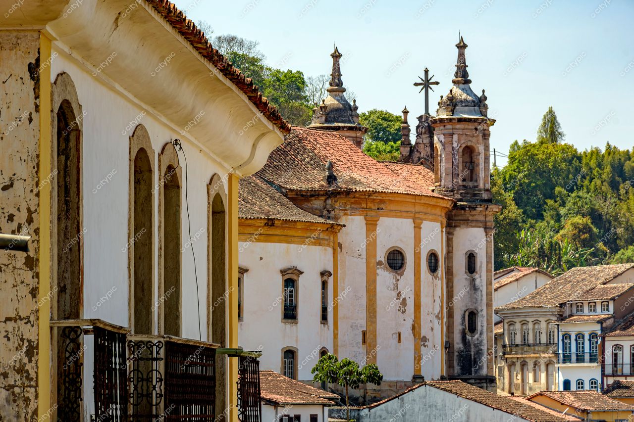 Ouro Preto, Minas Gerais: Arquitetura Colonial e Natureza em Harmonia