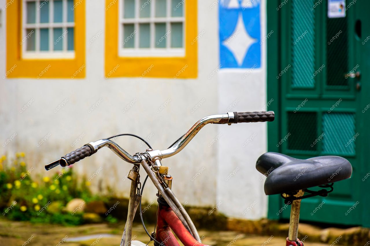 Paraty, Rio de Janeiro: A bicicleta antiga e o charme das ruas pitorescas