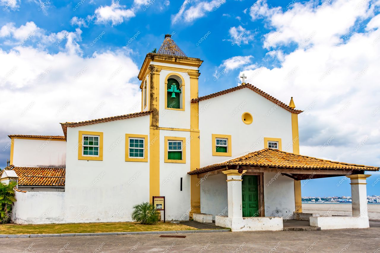 Igreja Colonial: Charme Histórico em Salvador, Bahia, Brasil