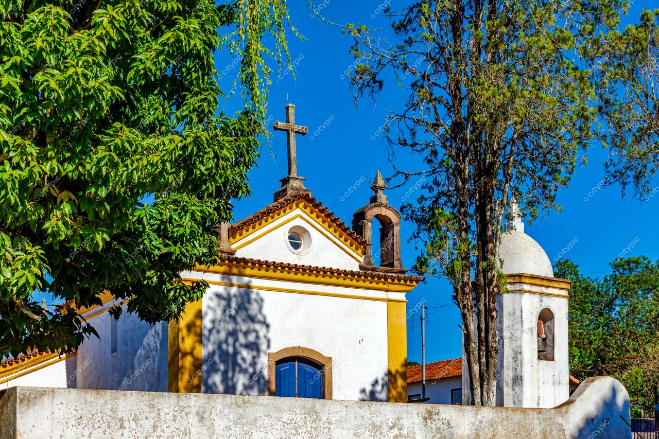 Igreja Colonial em Ouro Preto: Um Convite à Contemplação da História e Cultura Mineira