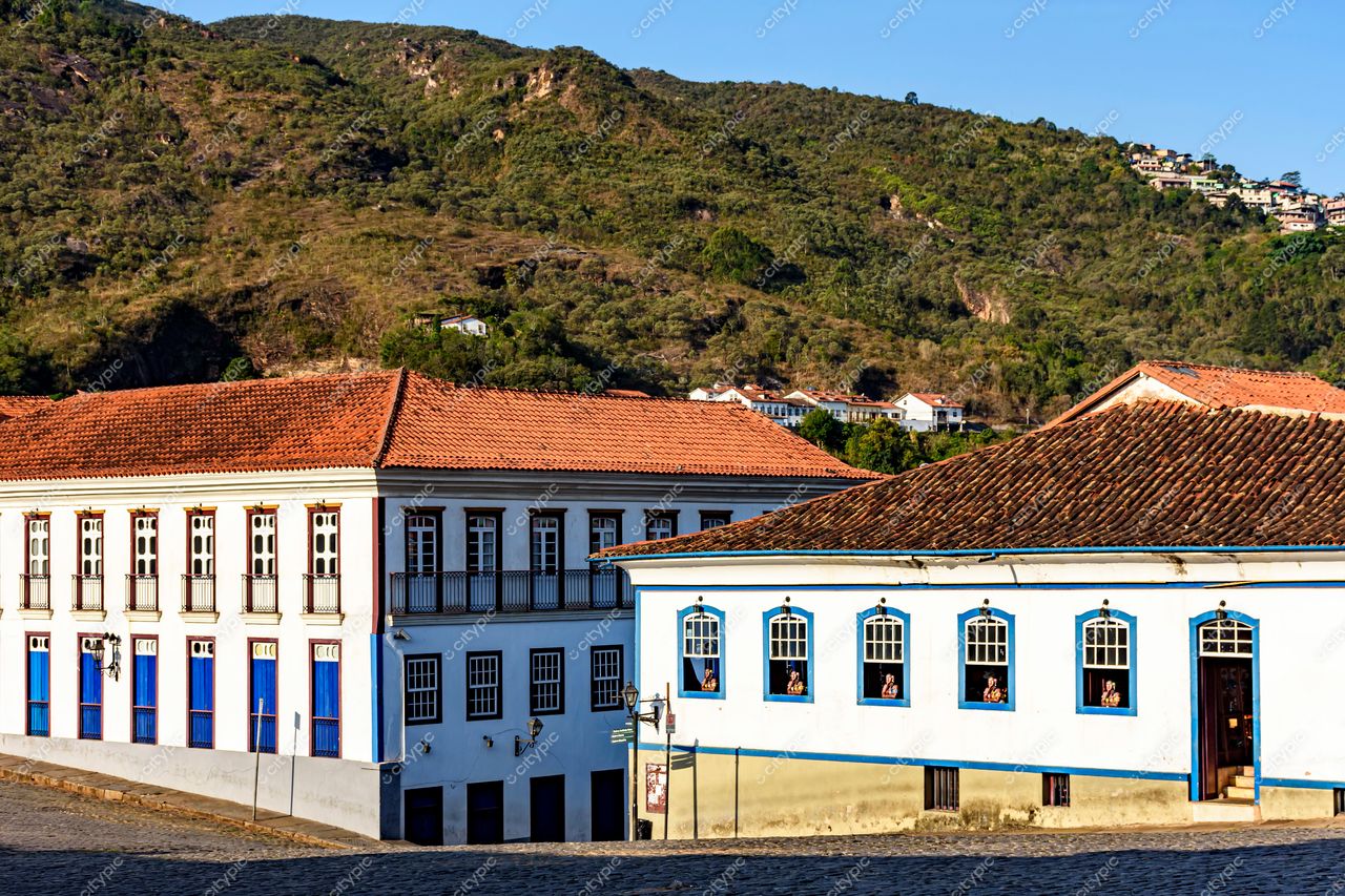 Ouro Preto, Minas Gerais: Encantadora arquitetura colonial em tons de branco e azul