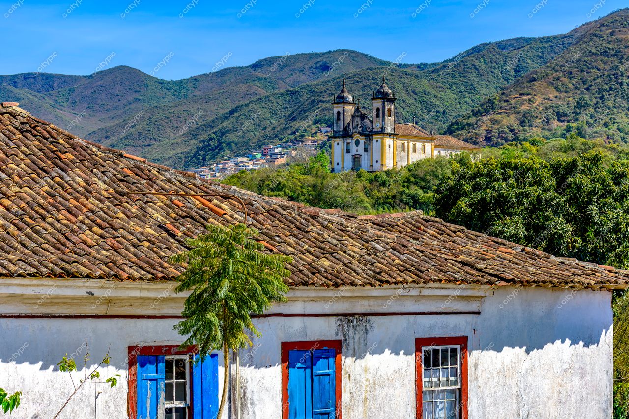 Ouro Preto, Minas Gerais: Vista Panorâmica da Arquitetura Colonial e Beleza Natural