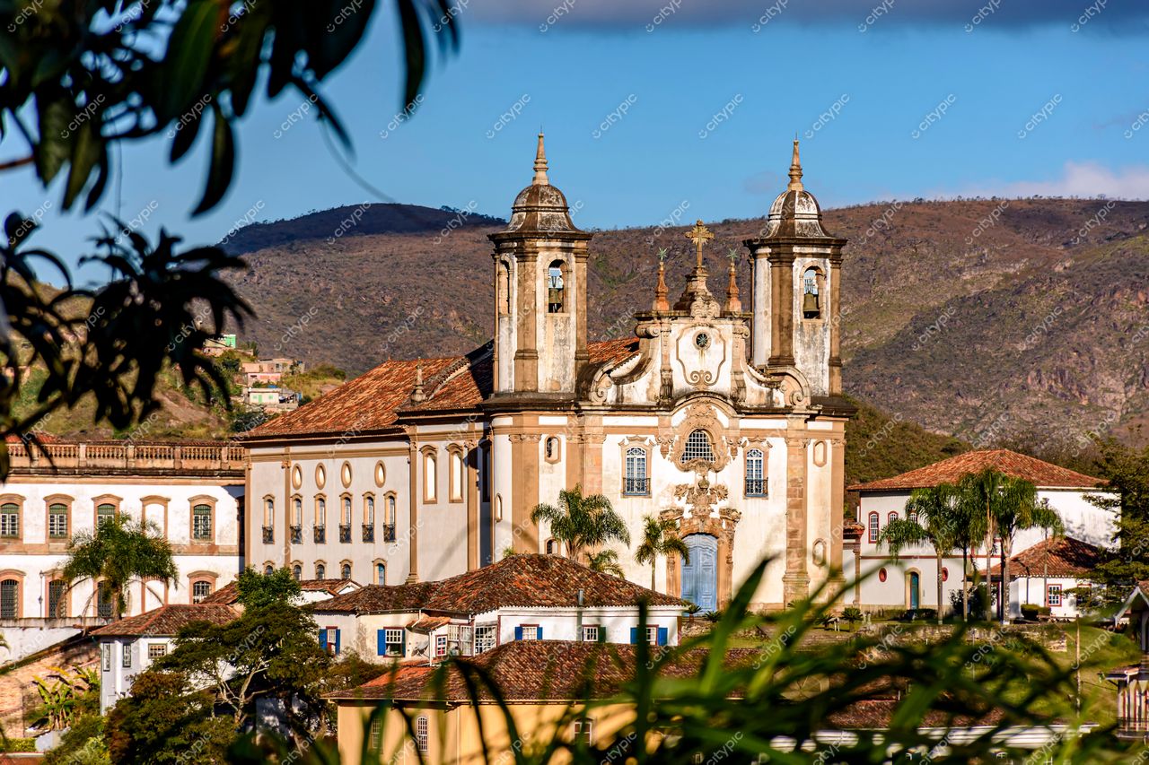 Ouro Preto, Minas Gerais: A majestosa Igreja de São Francisco de Assis e sua riqueza histórica