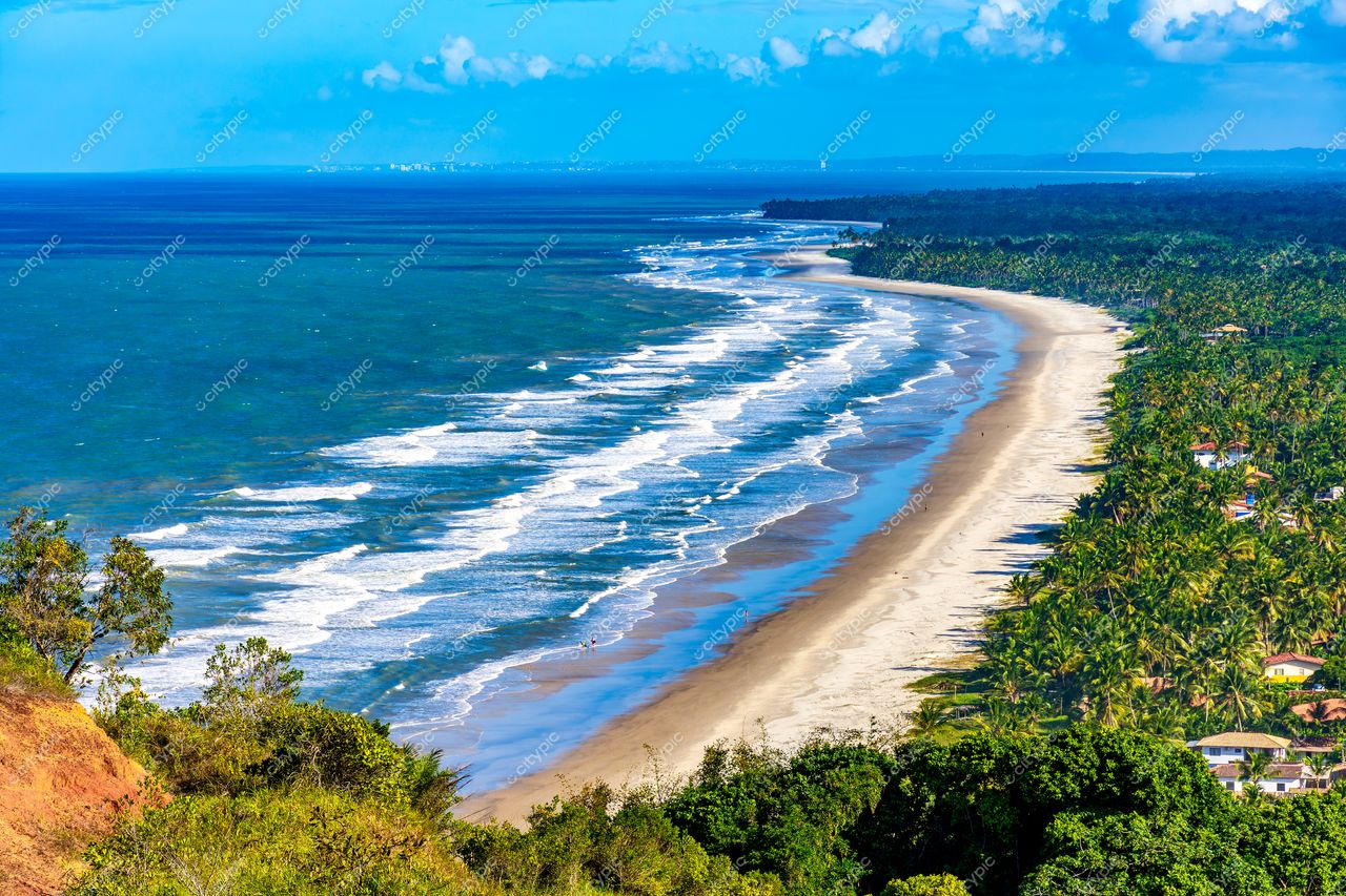 Uruçuca, Bahia: Vista Panorâmica Deslumbrante da Costa Tropical