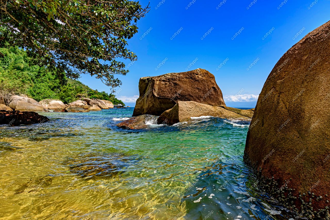 Ilha Grande, Angra dos Reis: A beleza natural em tons de azul e verde