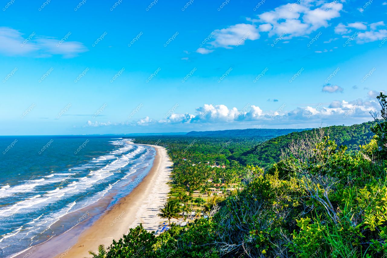 Uruçuca, Bahia: Vista Panorâmica Deslumbrante da Costa Tropical