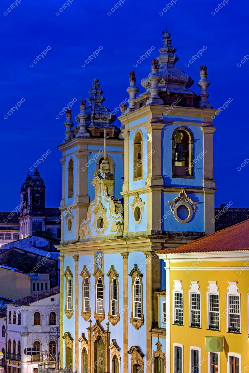 Pelourinho, Salvador, Bahia: A beleza barroca em destaque no crepúsculo