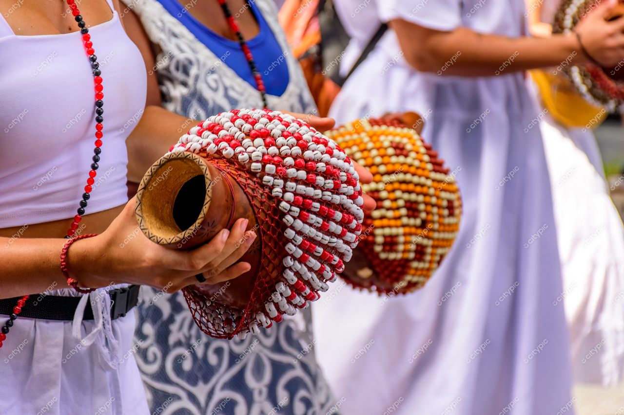 Celebração Cultural em Belo Horizonte: Detalhes e Cores da Tradição