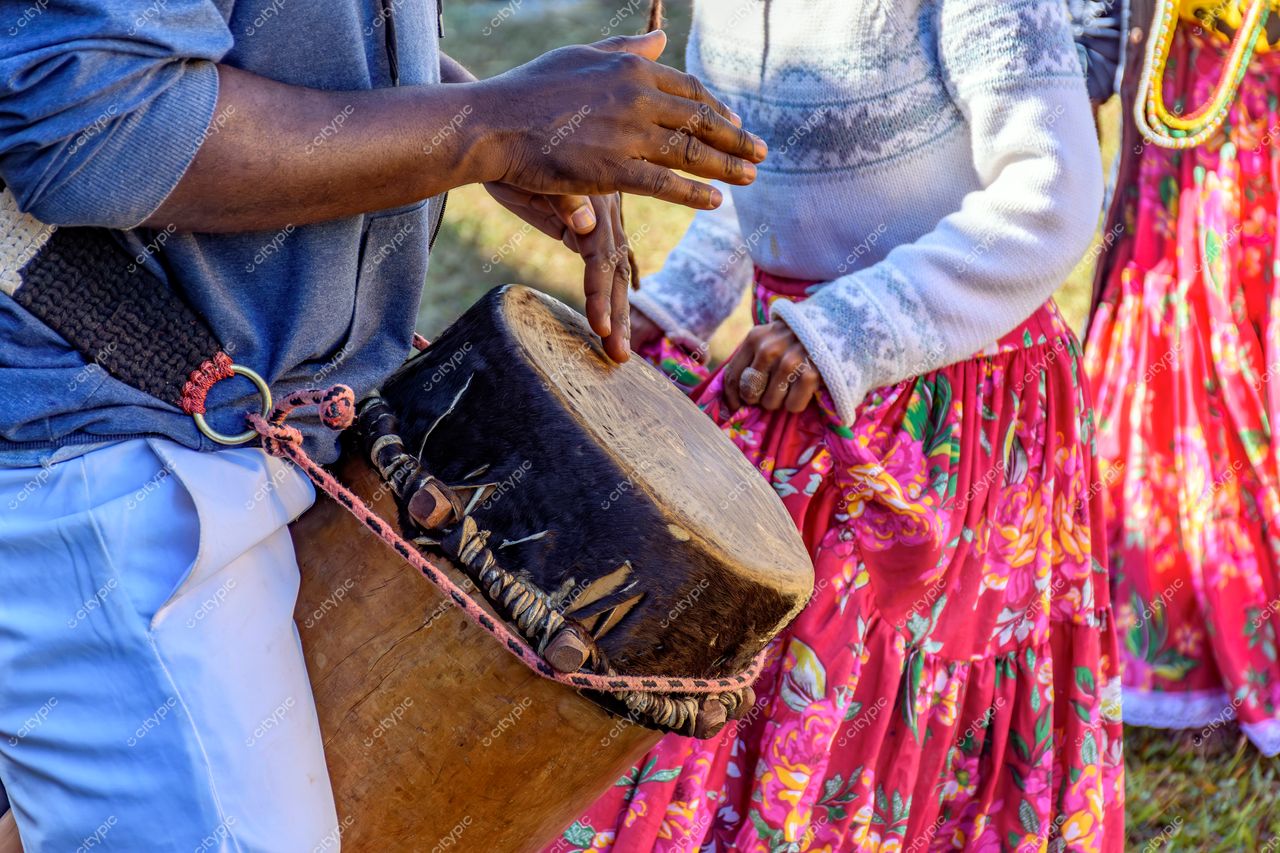Ritmo e Movimento: Uma Celebração Cultural Vibrante