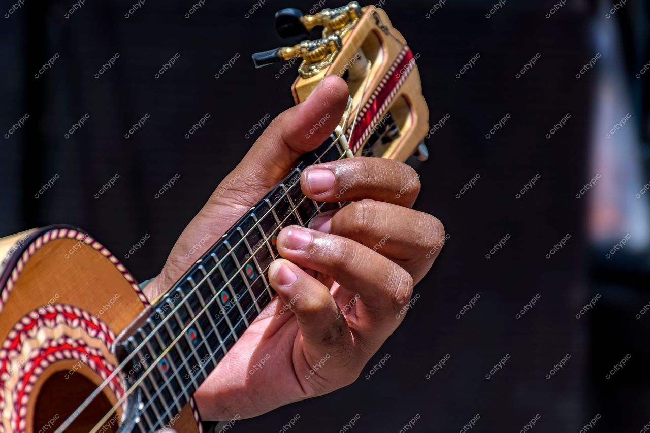 Violão Ornamentado: Intimidade Musical em Belo Horizonte, Minas Gerais