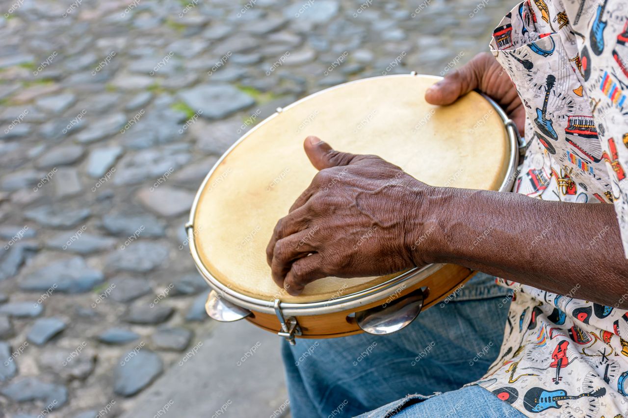 Pandeirista no Pelourinho: A música e a tradição de Salvador, Bahia