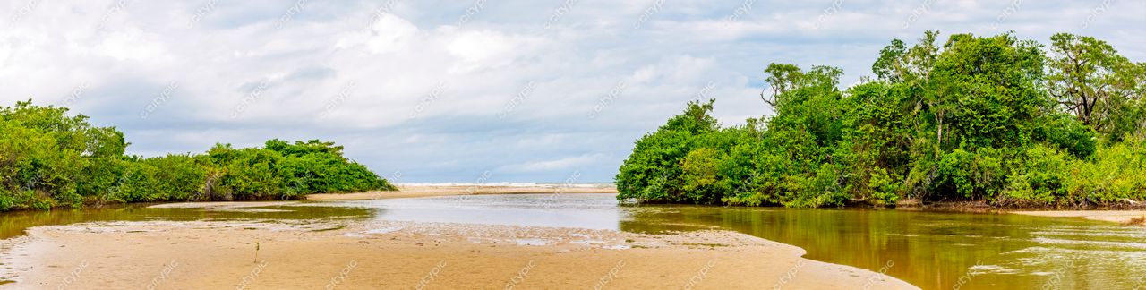 Uruçuca, Bahia: Encontro sereno entre rio e praia