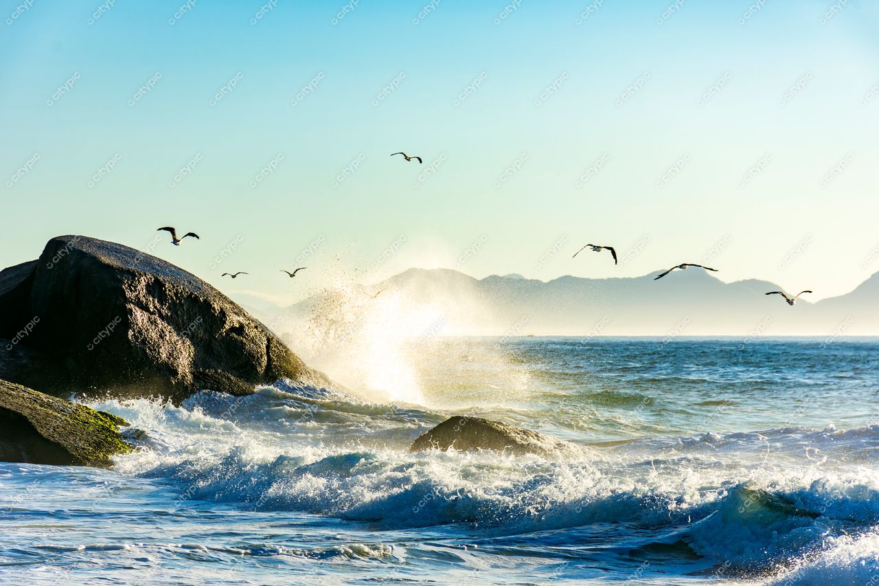 Praia de Ipanema: Beleza Exuberante no Rio de Janeiro, Brasil