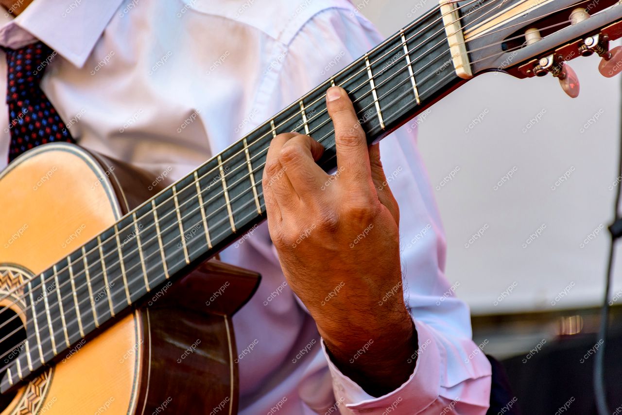 Violonista em Destaque: Performance Musical em Belo Horizonte, Minas Gerais, Brasil