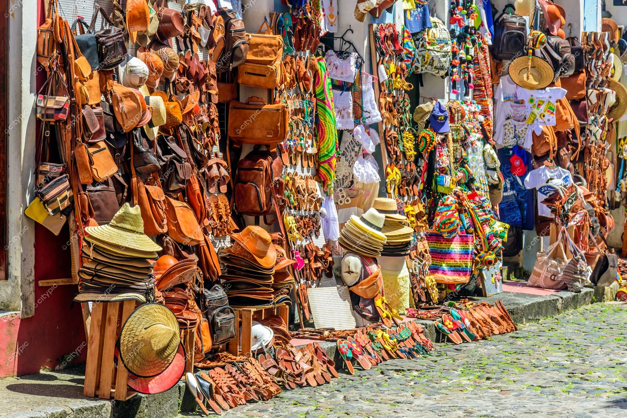 Pelourinho, Salvador, Bahia: Mercado vibrante de artesanato local