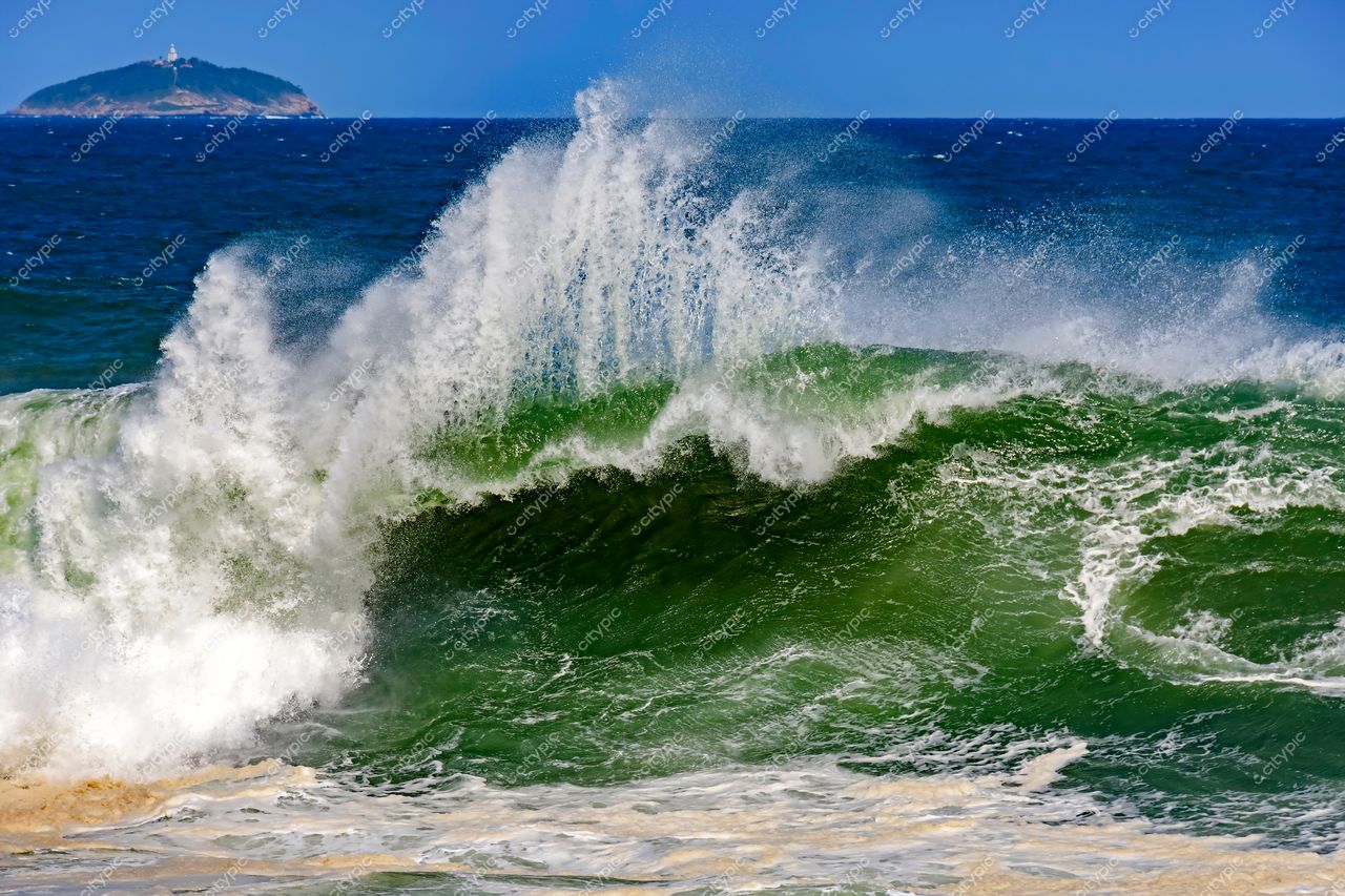 Ipanema, Rio de Janeiro: O espetáculo da natureza em uma onda vibrante